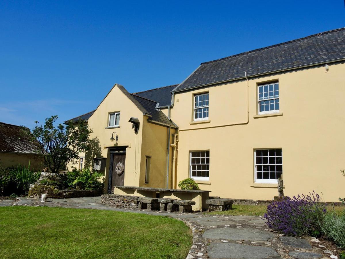 반스테이플 Holwell Holistic Retreat B&B 외부 사진
