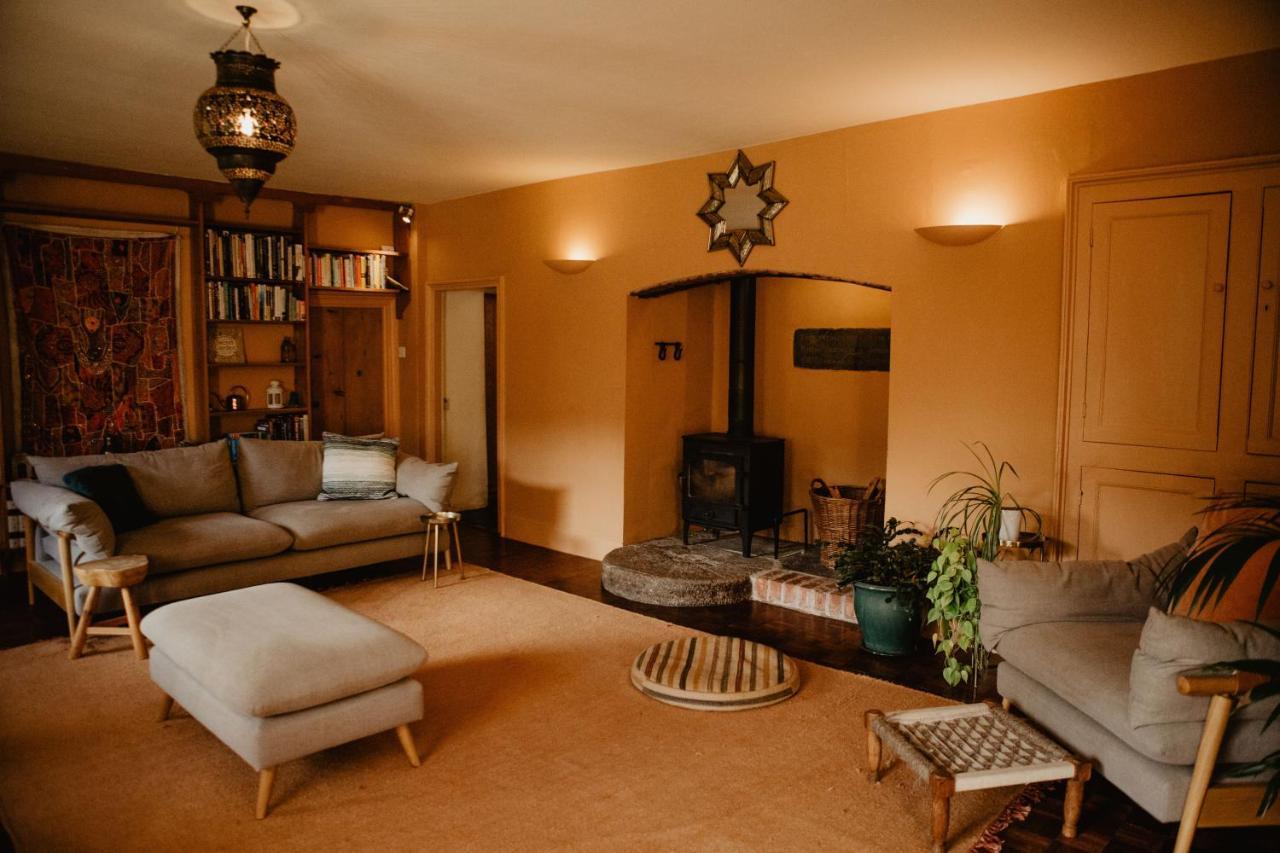 반스테이플 Holwell Holistic Retreat B&B 외부 사진