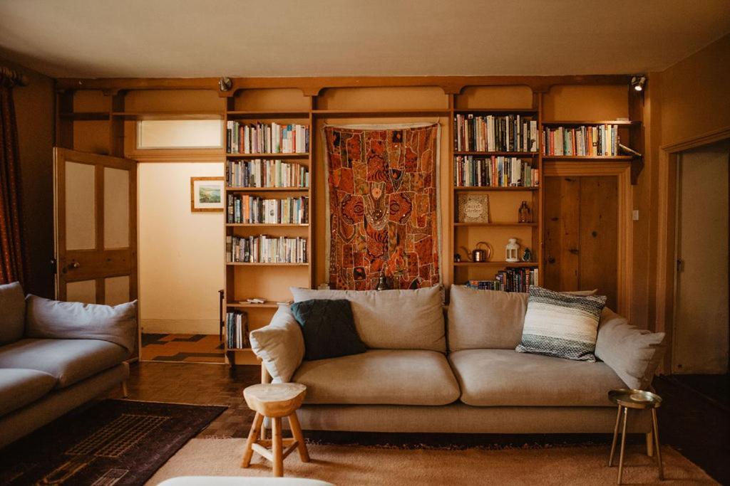 반스테이플 Holwell Holistic Retreat B&B 외부 사진