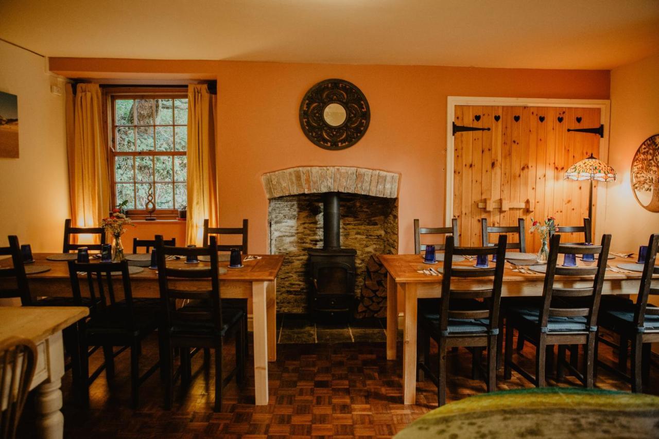 반스테이플 Holwell Holistic Retreat B&B 외부 사진