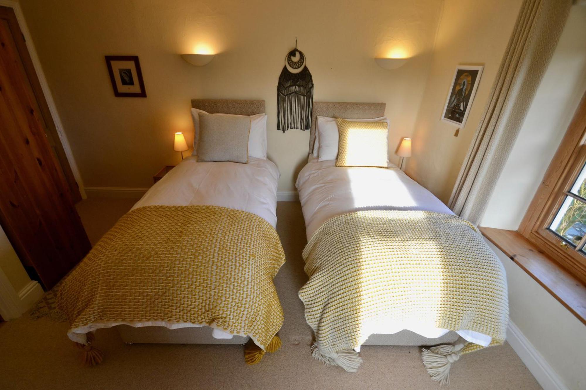반스테이플 Holwell Holistic Retreat B&B 객실 사진