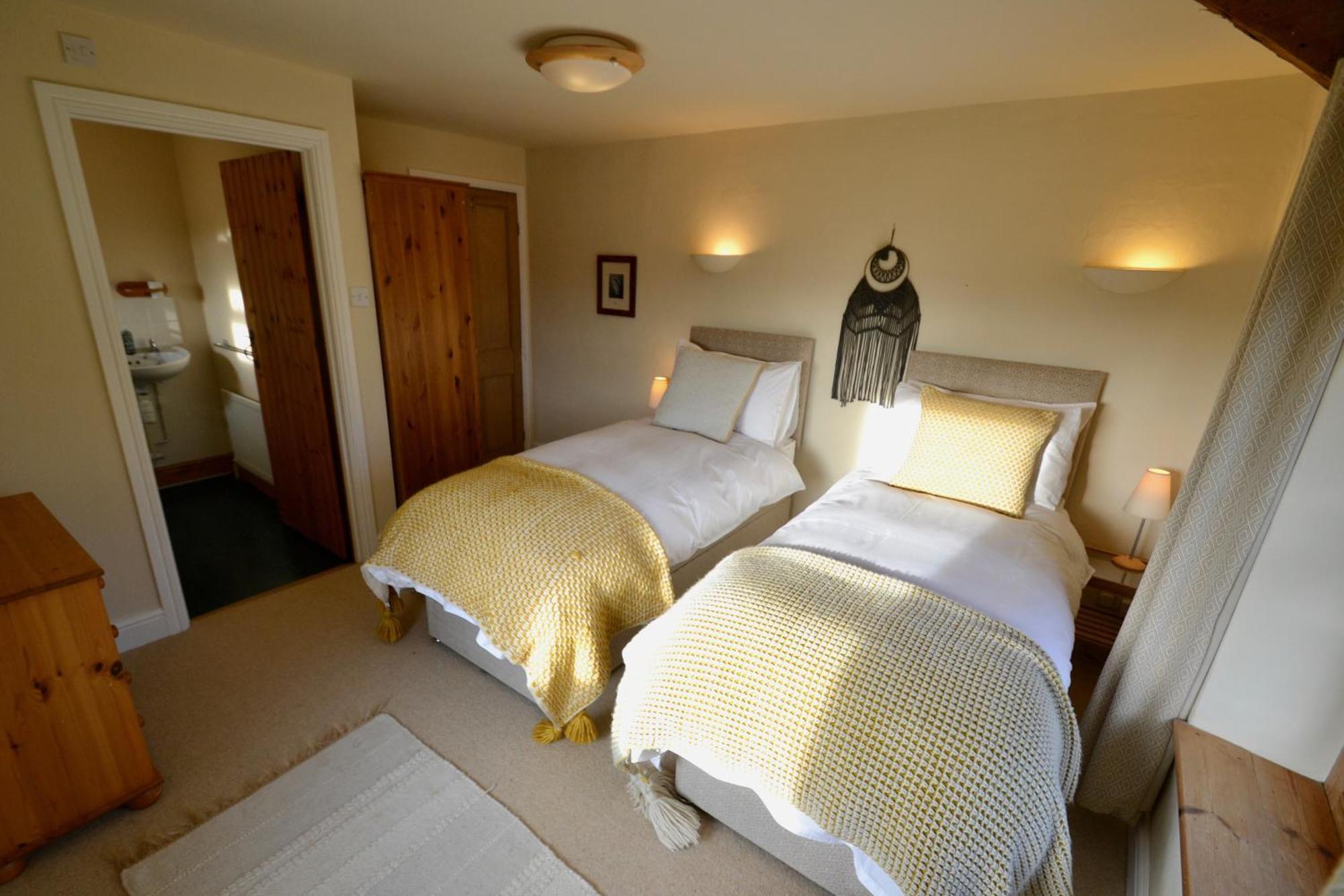 반스테이플 Holwell Holistic Retreat B&B 객실 사진