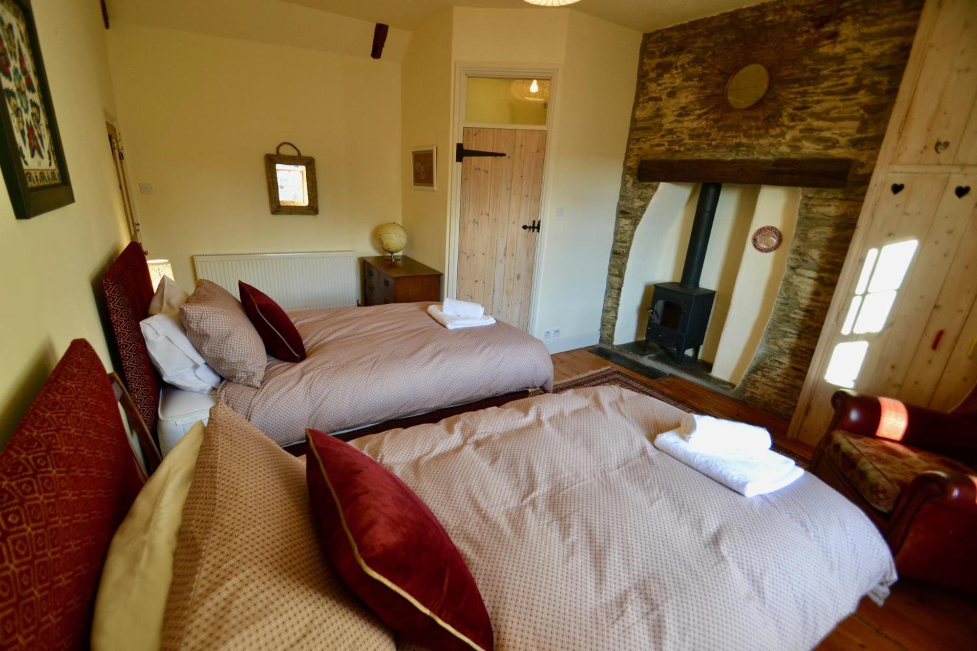반스테이플 Holwell Holistic Retreat B&B 외부 사진