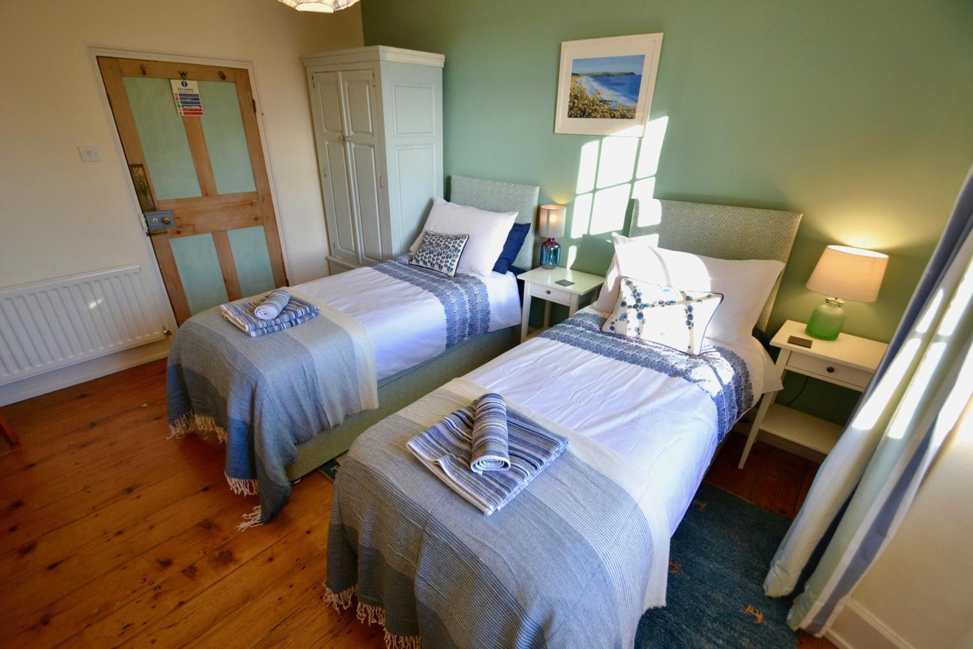 반스테이플 Holwell Holistic Retreat B&B 객실 사진